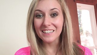 Hot blonde babe thither sexy smile - porn glaze